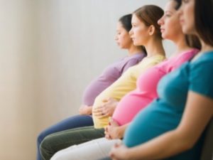 pregnant teen moms at maternity homes